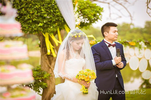 旅游結(jié)婚還用辦酒席么,旅游結(jié)婚與辦酒席，傳統(tǒng)與現(xiàn)代的選擇，標(biāo)準(zhǔn)化實施評估下的娛樂新風(fēng)尚,經(jīng)濟性方案解析_交互版27.65.35