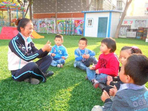 電視對幼兒游戲活動的利與弊,電視對幼兒游戲活動的利與弊及實地數(shù)據(jù)分析方案 —— 復(fù)古版視角下的探討,適用性執(zhí)行方案_GM版97.37.47