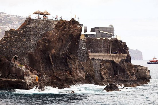 馬德拉島豐沙爾,馬德拉島豐沙爾，探索一個(gè)神秘之地的可靠數(shù)據(jù)解釋與定義,穩(wěn)定計(jì)劃評(píng)估_桌面款181.84.30