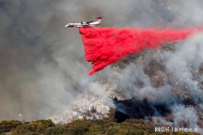 是的，據(jù)報道，洛杉磯山火已經(jīng)造成了至少16人死亡。這場山火是近年來美國最大的山火之一，給當(dāng)?shù)貛砹藰O大的破壞和人員傷亡。希望救援人員能夠盡快控制火勢，減少更多的損失和傷害。