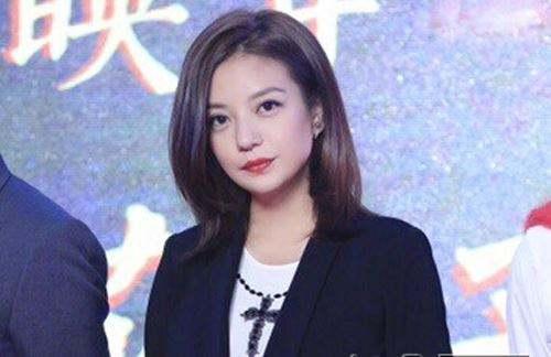 關(guān)于趙薇是否離婚的問題，目前沒有明確的官方消息或公開聲明。因此，無法確定趙薇是否離婚。，建議尊重個人隱私，以官方消息為準(zhǔn)。如果感興趣，可以關(guān)注趙薇的官方社交媒體賬號，或者關(guān)注相關(guān)媒體報道，以獲取最新動態(tài)。