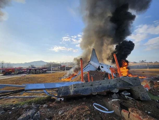 韓國空難機場跑道盡頭為何有墻