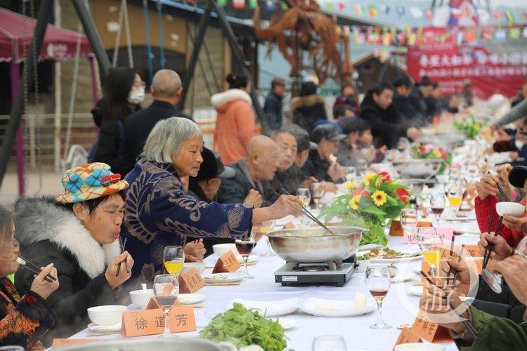 香港正版圖庫圖紙大全,四川一百歲老人壽宴擺了118桌