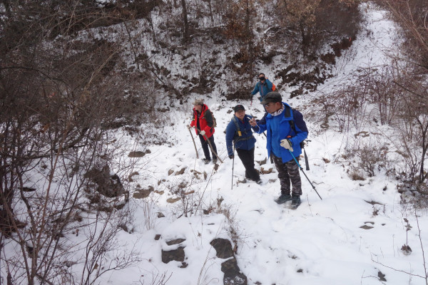 今天晚上奧門開獎結(jié)果,11名驢友雪夜被困野山 最大68歲