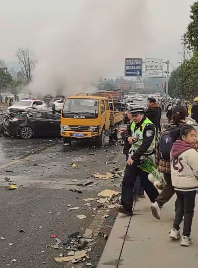 澳門綜合資料六會,四川巴中車禍肇事司機(jī)已被控制